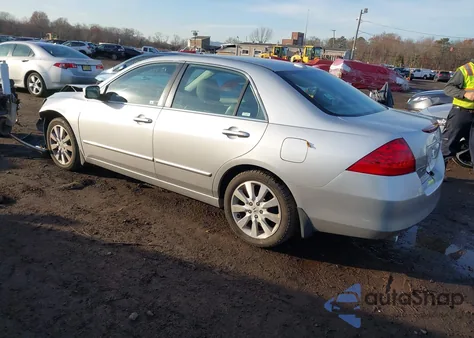 2007 Honda Accord 3.0 Ex z USA, uszkodzony, nr VIN 1HGCM66517A071706